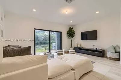 142 SE 5th, Deerfield Beach, FL 33441 - Photo 9