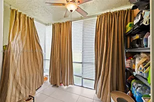 811 S Hollybrook, Pembroke Pines, FL 33025 - Photo 17