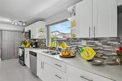 3538 SW 87th, Miami, FL 33165 - Photo 15