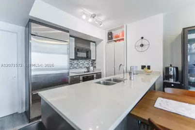55 SE 6th #2110, Miami, FL 33131 - Photo 7