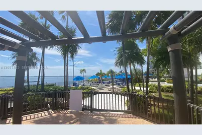 999 Brickell Bay #809, Miami, FL 33131 - Photo 23