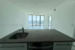 888 Biscayne, Miami, FL 33132 - Photo 9