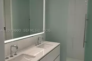 300 Biscayne Blvd, Miami, FL 33131 - Photo 13