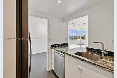 1200 West #815, Miami Beach, FL 33139 - Photo 5