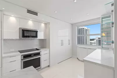 4201 Collins #2202, Miami Beach, FL 33140 - Photo 23