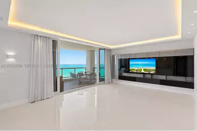 4201 Collins #2202, Miami Beach, FL 33140 - Photo 5