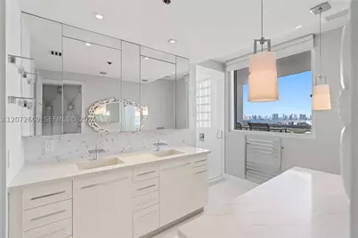 4201 Collins #2202, Miami Beach, FL 33140 - Photo 41