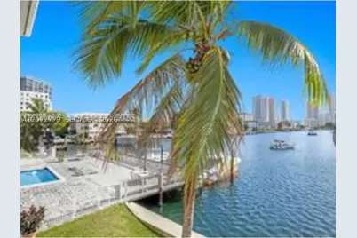 462 Golden Isles #305, Hallandale Beach, FL 33009 - Photo 9