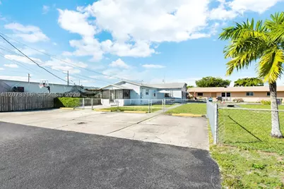 115 SE 2nd #2, Hallandale Beach, FL 33009 - Photo 5