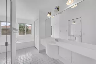 11201 Lakeview, Coral Springs, FL 33071 - Photo 17