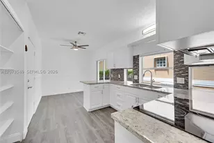 11201 Lakeview, Coral Springs, FL 33071 - Photo 7