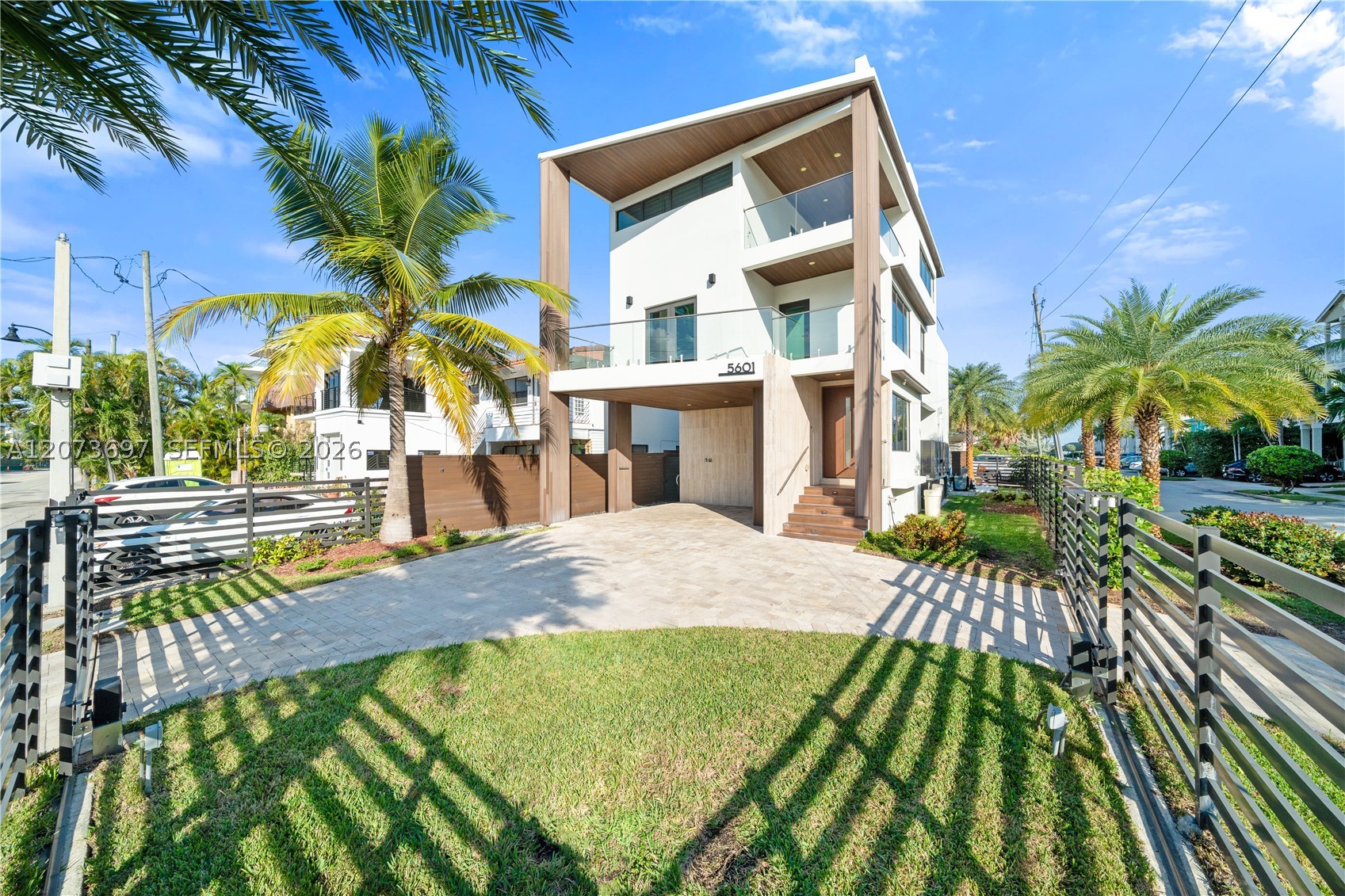 5601 N Ocean - 5601 N Ocean, Hollywood, FL 33019 Luxury Property | Jose Angel Pina