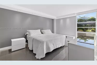 3301 N Country Club #310, Aventura, FL 33180 - Photo 13