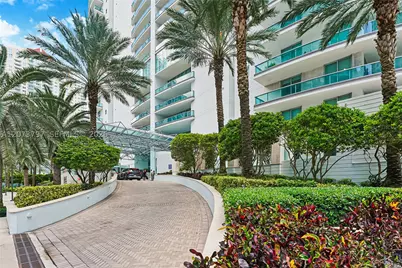 1331 Brickell Bay #611, Miami, FL 33131 - Photo 5