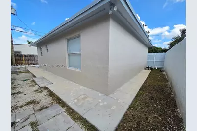 242 NW 51st, Miami, FL 33126 - Photo 17