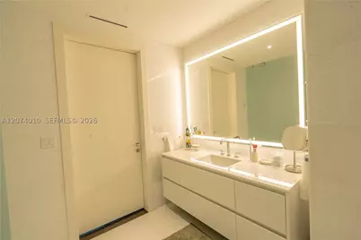 300 Biscayne Boulevard #3109W, Miami, FL 33131 - Photo 17