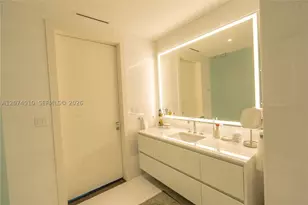 300 Biscayne Blvd, Miami, FL 33131 - Photo 17