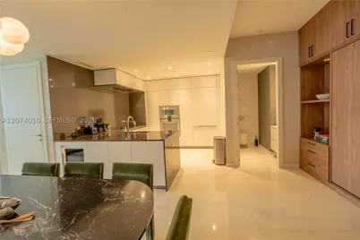 300 Biscayne Boulevard #3109W, Miami, FL 33131 - Photo 9