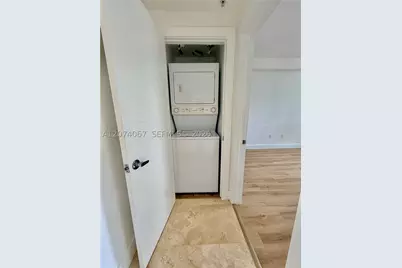 185 SE 14th #2206, Miami, FL 33131 - Photo 15