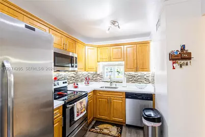 300 S Hollybrook #105, Pembroke Pines, FL 33025 - Photo 7