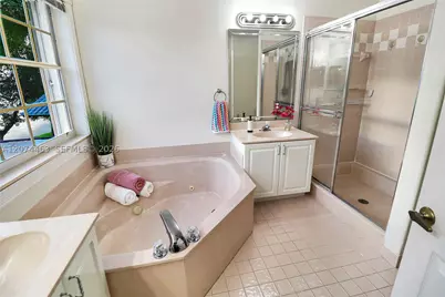 1108 NW 180th, Pembroke Pines, FL 33029 - Photo 23