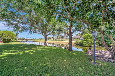 560 W Tropical, Plantation, FL 33317 - Photo 81