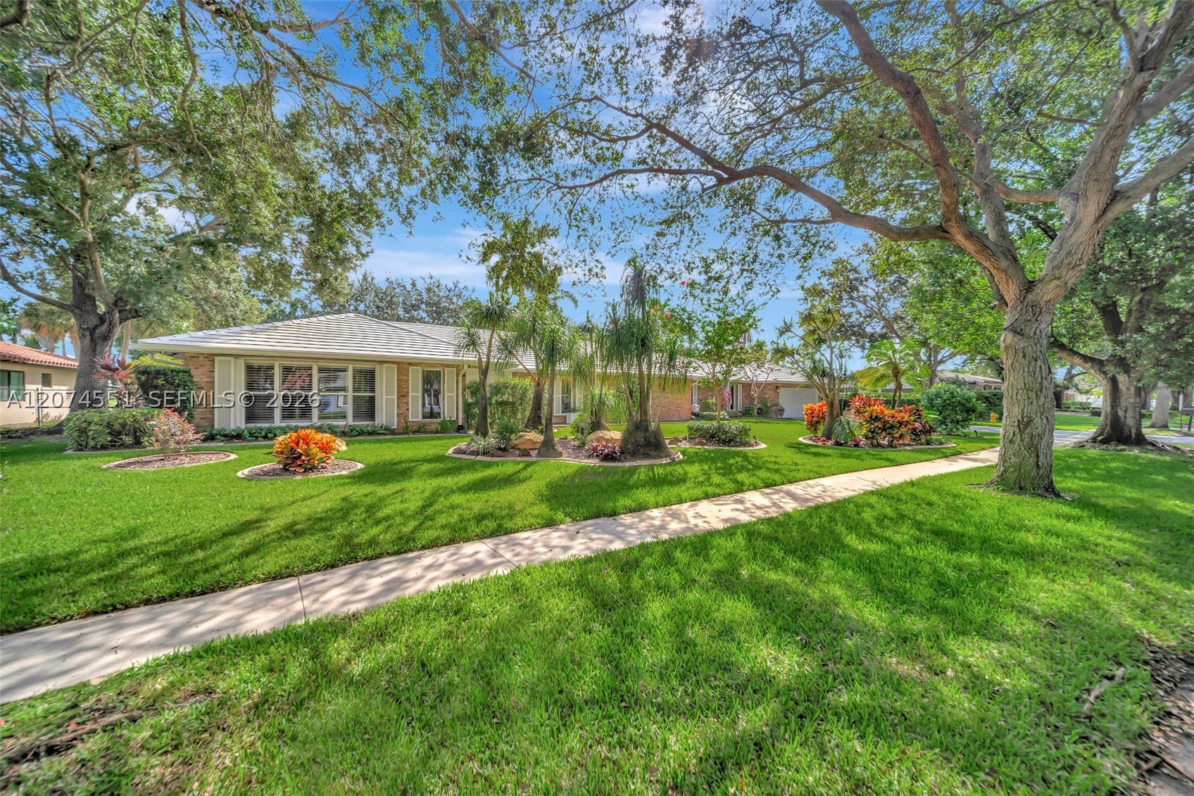 560 W Tropical - 560 W Tropical, Plantation, FL 33317 Luxury Property | Jose Angel Pina