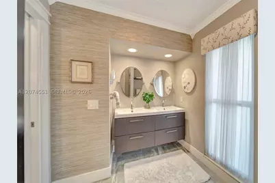 560 W Tropical, Plantation, FL 33317 - Photo 17