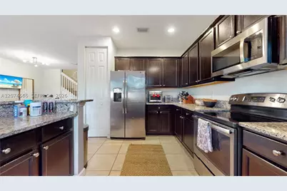 12365 S Village, Davie, FL 33325 - Photo 7