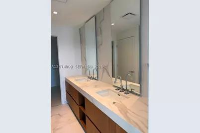 1400 Biscayne #2702, Miami, FL 33132 - Photo 23