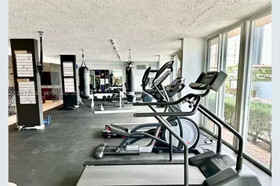 121 Golden Isles #907, Hallandale Beach, FL 33009 - Photo 21