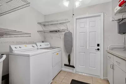 4585 E 9th, Hialeah, FL 33013 - Photo 17