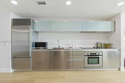 1040 Biscayne #3403, Miami, FL 33132 - Photo 11