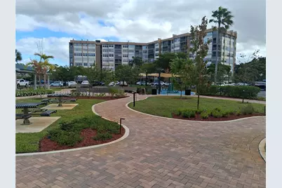 900 St Charles #PH5, Pembroke Pines, FL 33026 - Photo 13