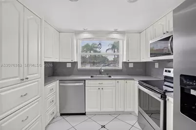 9721 Sunrise Lakes #102, Sunrise, FL 33322 - Photo 3