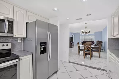 9721 Sunrise Lakes #102, Sunrise, FL 33322 - Photo 5