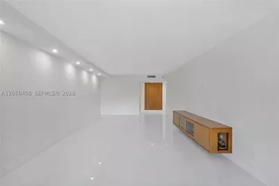 90 Edgewater #104, Coral Gables, FL 33133 - Photo 9