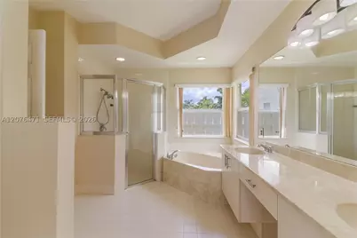 10256 NW 53rd, Coral Springs, FL 33076 - Photo 15
