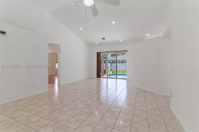 10256 NW 53rd, Coral Springs, FL 33076 - Photo 7