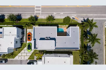 10381 NW 67th, Doral, FL 33178 - Photo 5