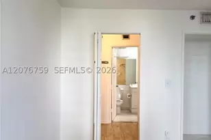 770 Claughton Island, Miami, FL 33131 - Photo 11