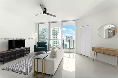 300 S Biscayne #T-3407, Miami, FL 33131 - Photo 5