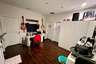 9271 NW 16th, Pembroke Pines, FL 33027 - Photo 11