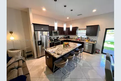9271 NW 16th, Pembroke Pines, FL 33027 - Photo 5