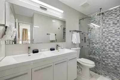220 NE 10th, Hallandale Beach, FL 33009 - Photo 19