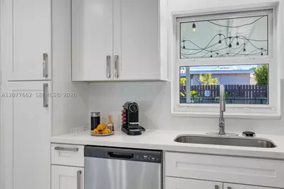 220 NE 10th, Hallandale Beach, FL 33009 - Photo 27
