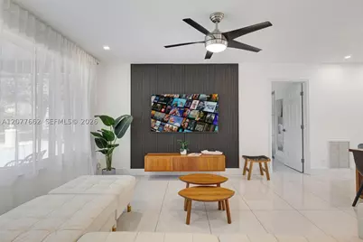 220 NE 10th, Hallandale Beach, FL 33009 - Photo 17