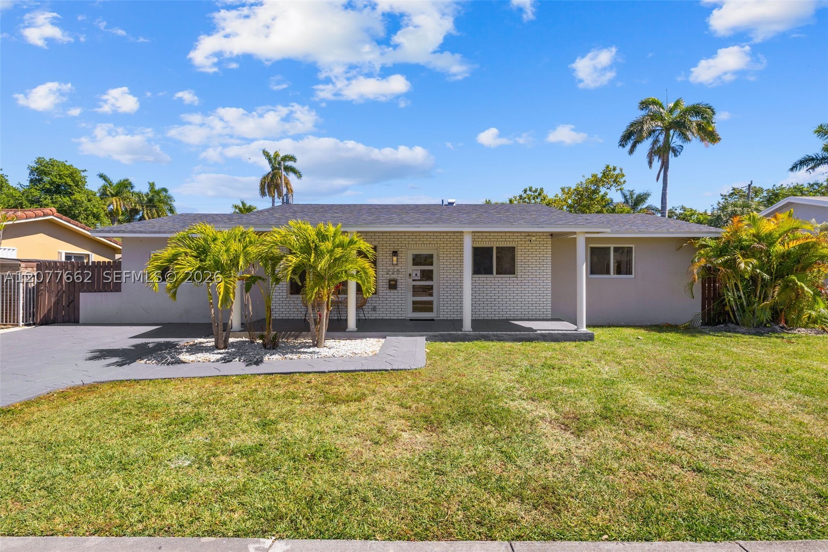 220 NE 10th - 220 NE 10th, Hallandale Beach, FL 33009 Luxury Property | Jose Angel Pina