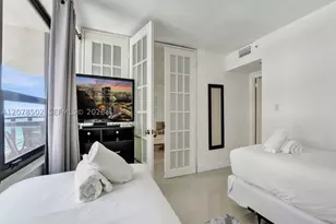 5225 Collins, Miami Beach, FL 33140 - Photo 15