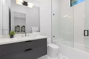 51 Isla Bahia, Fort Lauderdale, FL 33316 - Photo 47